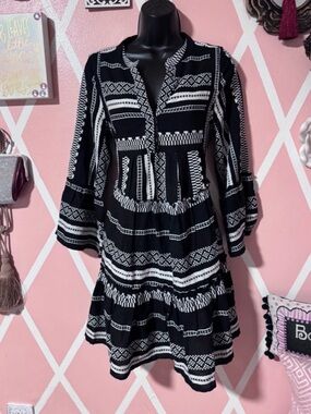 Elan Black and White Long Sleeve Tiered V-Neck Dress